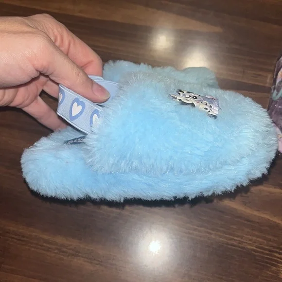 Bluey shoes- 2 pair size 7 - Picture 9 of 9